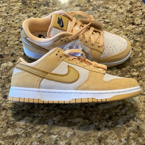 💛 Dunk Low LX 'Gold Suede' DV7411-200 Women’s Size 8.5 - Picture 7 of 15